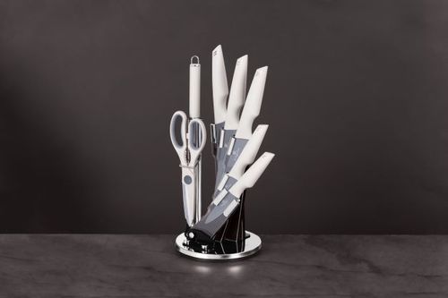 סט 7 סכינים ומעמד איכותי