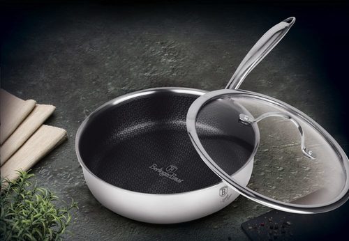 מחבת עמוקה עם מכסה